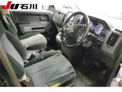 Mitsubishi DELICA D5