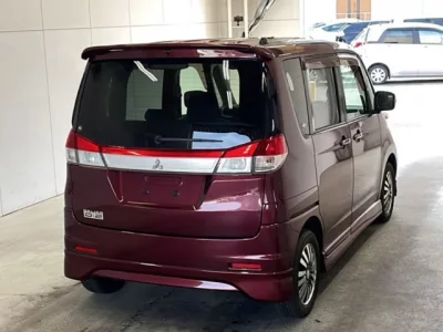 Mitsubishi DELICA D2