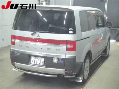 Mitsubishi DELICA D5