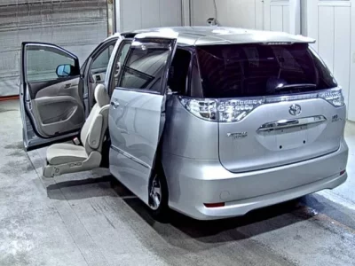 Toyota ESTIMA HYBRID