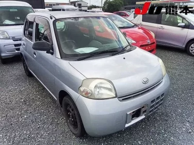 Daihatsu Esse