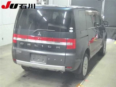 Mitsubishi DELICA D5