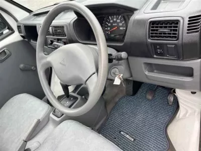 Mitsubishi MINICAB TRUCK