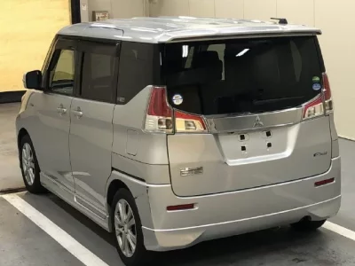 Mitsubishi DELICA D2