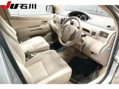 Toyota RAUM