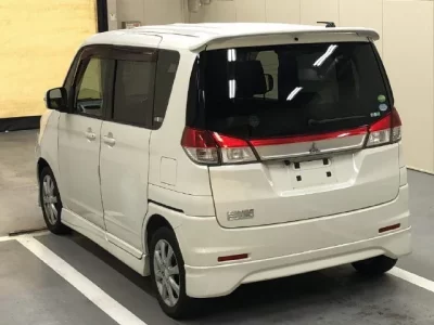 Mitsubishi DELICA D2