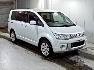 Mitsubishi DELICA D5