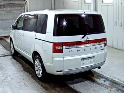 Mitsubishi DELICA D5