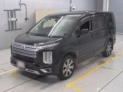 Mitsubishi DELICA D5