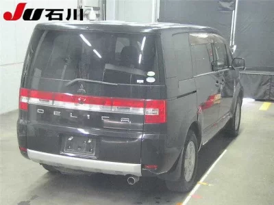 Mitsubishi DELICA D5