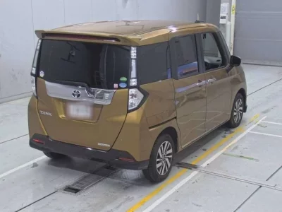 Toyota TANK
