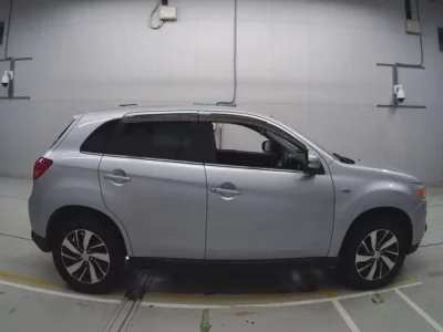 Mitsubishi RVR