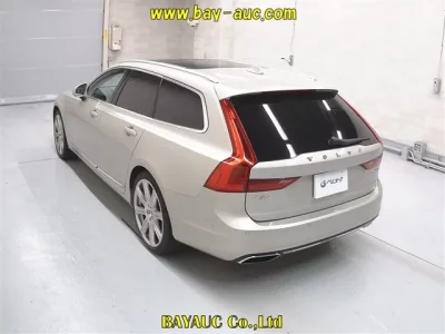 Volvo V90
