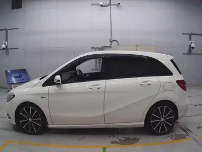 Mercedes-Benz B CLASS