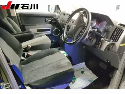 Mitsubishi DELICA D5
