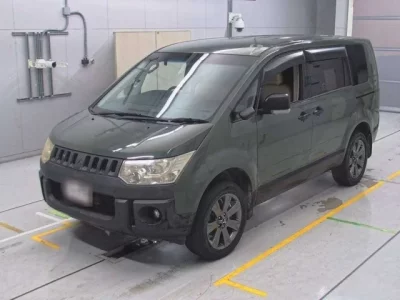 Mitsubishi DELICA D5