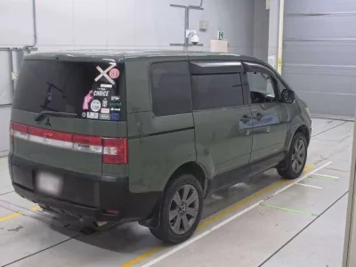 Mitsubishi DELICA D5