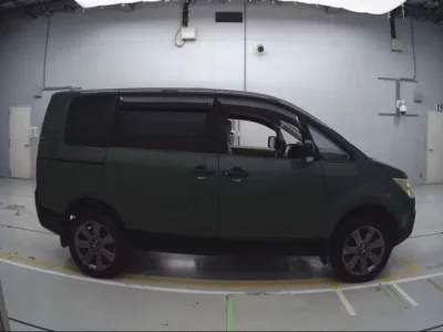 Mitsubishi DELICA D5