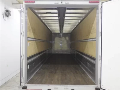 Isuzu TRUCK