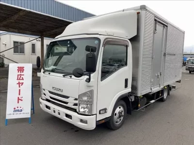 Isuzu ELF