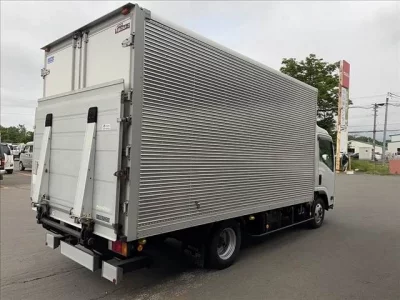Isuzu ELF