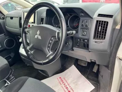 Mitsubishi DELICA D5