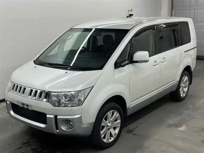 Mitsubishi DELICA D5