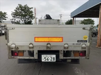 Isuzu TRUCK