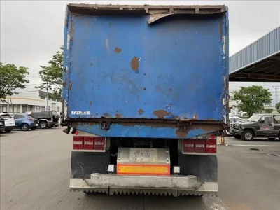 Isuzu TRUCK