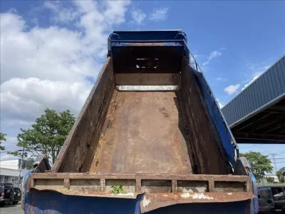 Isuzu TRUCK