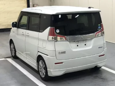 Mitsubishi DELICA D2