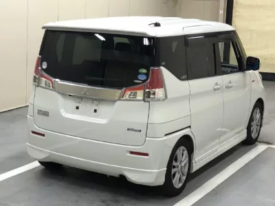 Mitsubishi DELICA D2