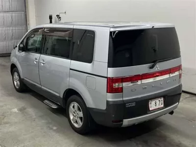 Mitsubishi DELICA D5