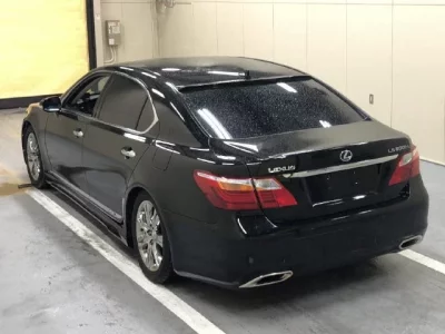 Lexus LS