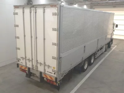 Isuzu TRUCK