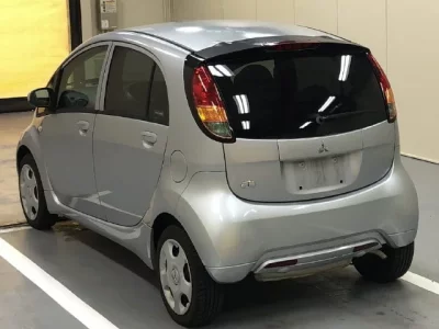 Mitsubishi I