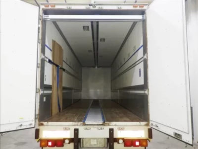 Isuzu TRUCK