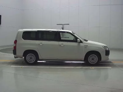 Toyota SUCCEED