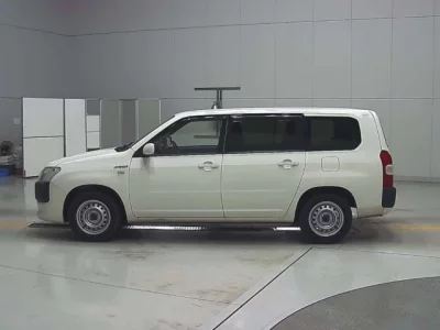 Toyota SUCCEED