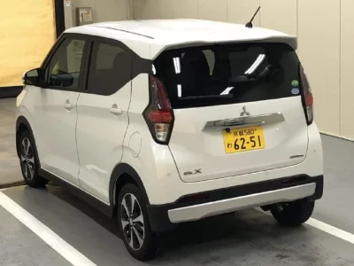 Mitsubishi EK X