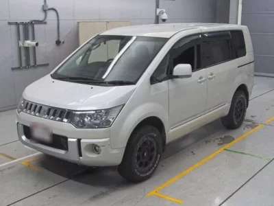 Mitsubishi DELICA D5