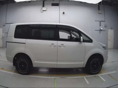 Mitsubishi DELICA D5