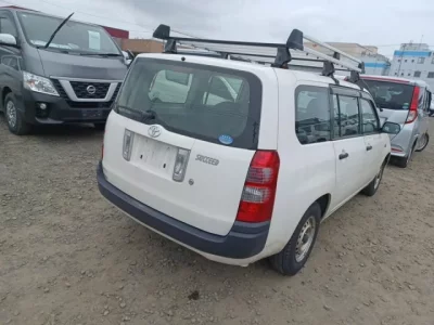 Toyota SUCCEED