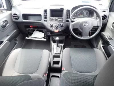 Nissan AD