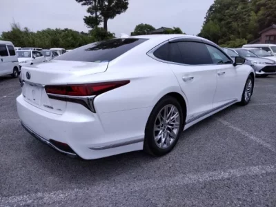 Lexus LS