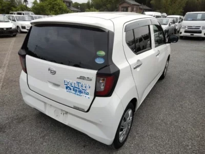 Daihatsu MIRA E S