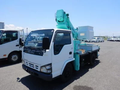 Isuzu ELF