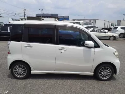 Daihatsu TANTO EXE