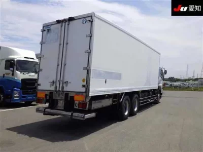 Isuzu GIGA