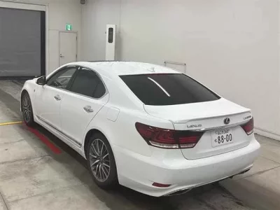 Lexus LS